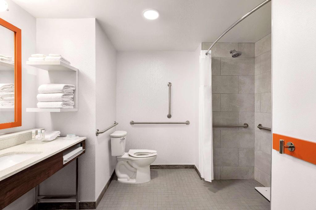 Hampton Inn Indianapolis Canal IUPUI