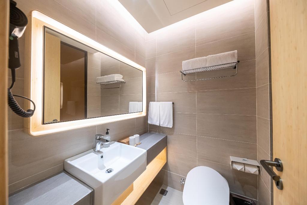 Ji Hotel (Shanghai Orient Yide City)