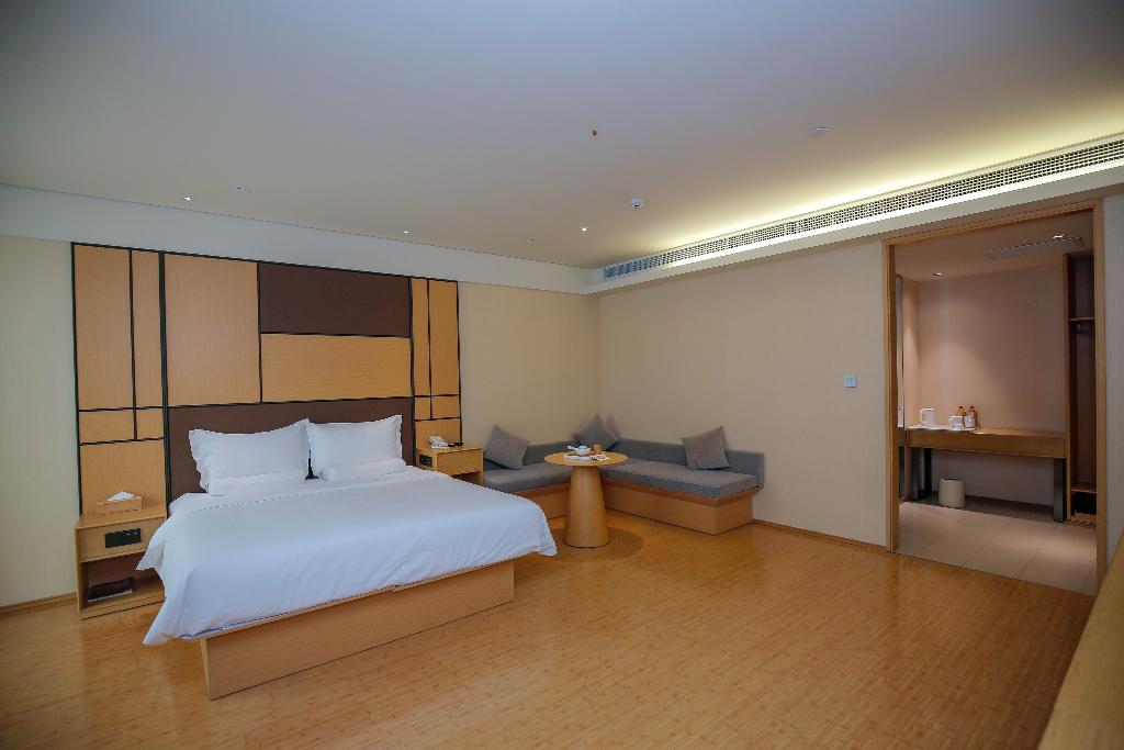 Ji Hotel (Jiayuguan Pedestrian Street)
