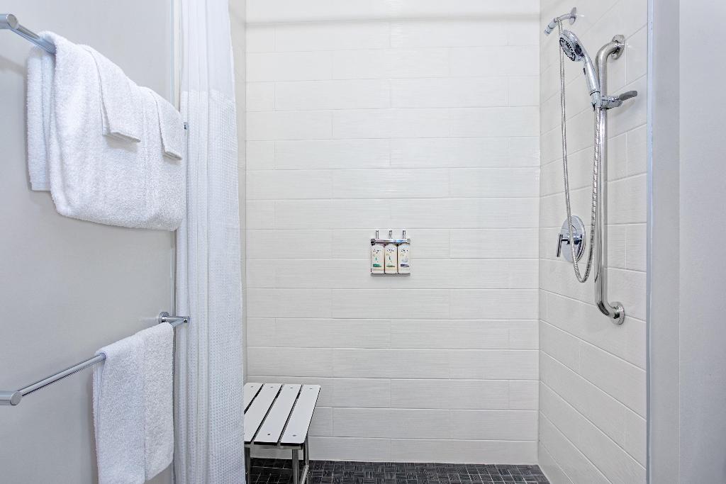 Holiday Inn Express & Suites Miramar