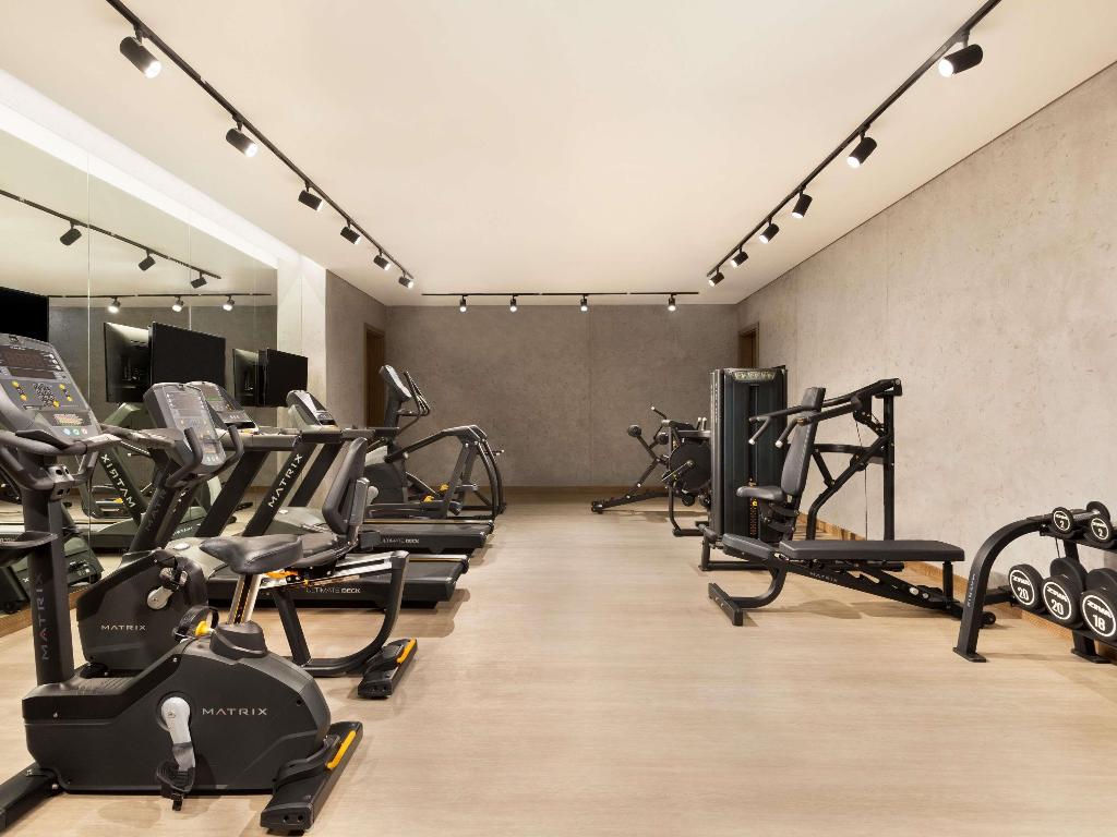 Mercure Dubai Gold District - Sports and Entertainment