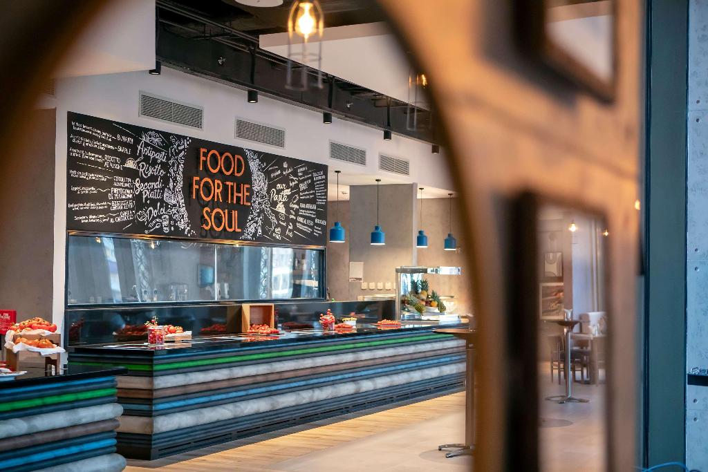 Mercure Dubai Gold District - Restaurant