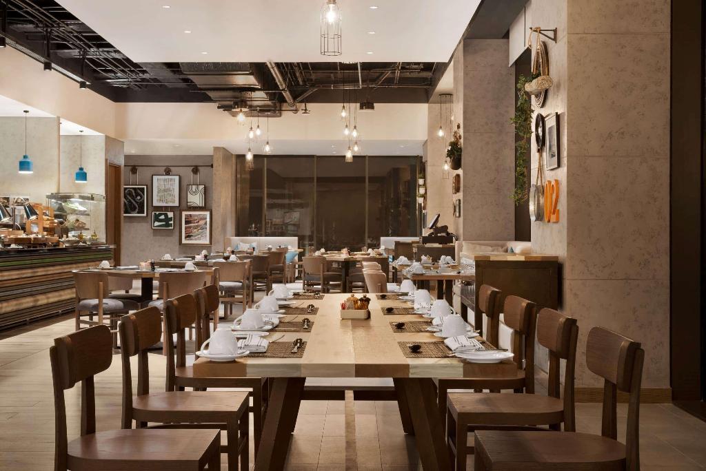 Mercure Dubai Gold District - Restaurant