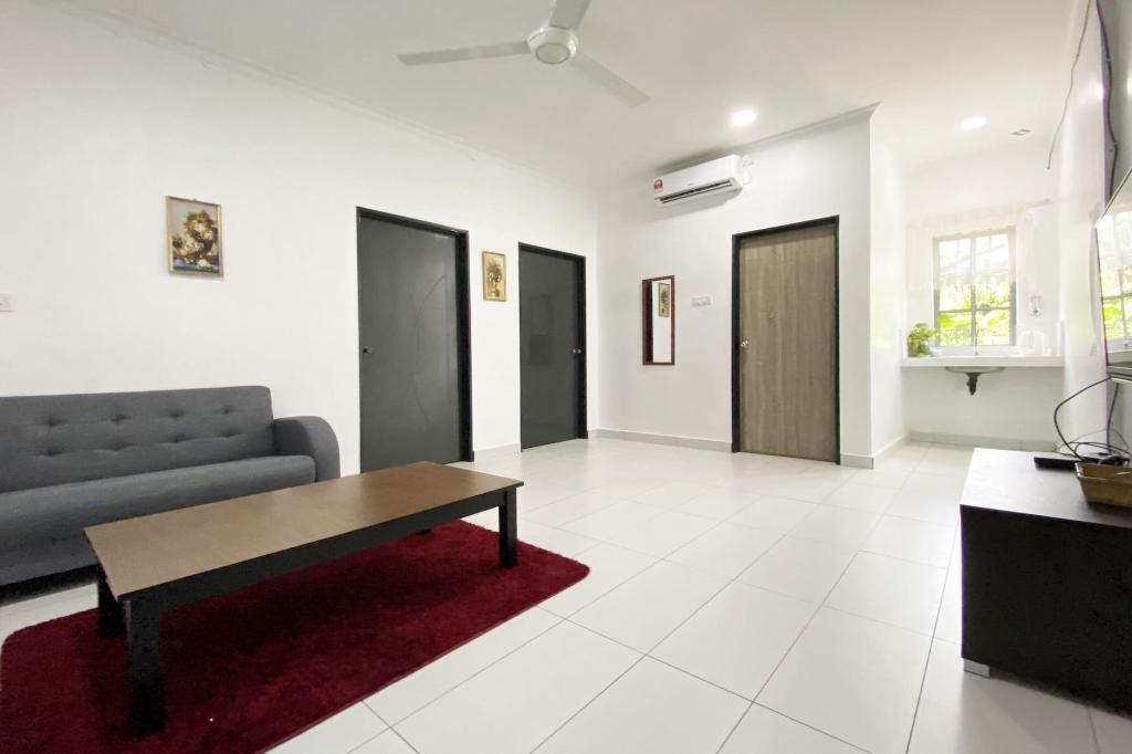 OYO 90230 Dh Residence