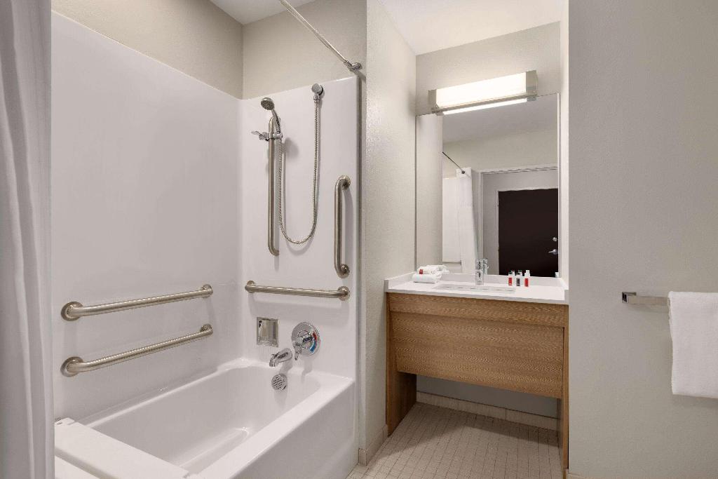 Microtel Inn & Suites by Wyndham Gambrills