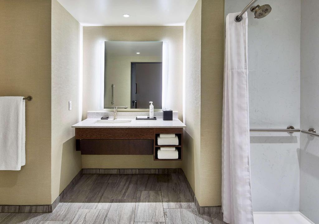 Embassy Suites by Hilton Nashville Downtown