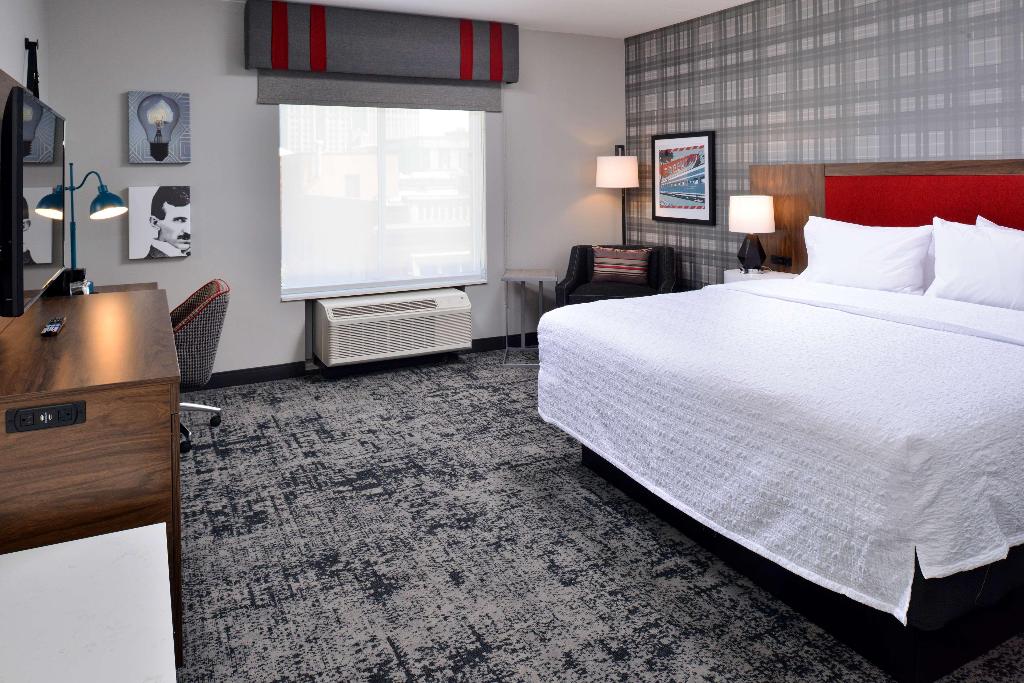 Hampton Inn & Suites Greensboro Downtown, NC