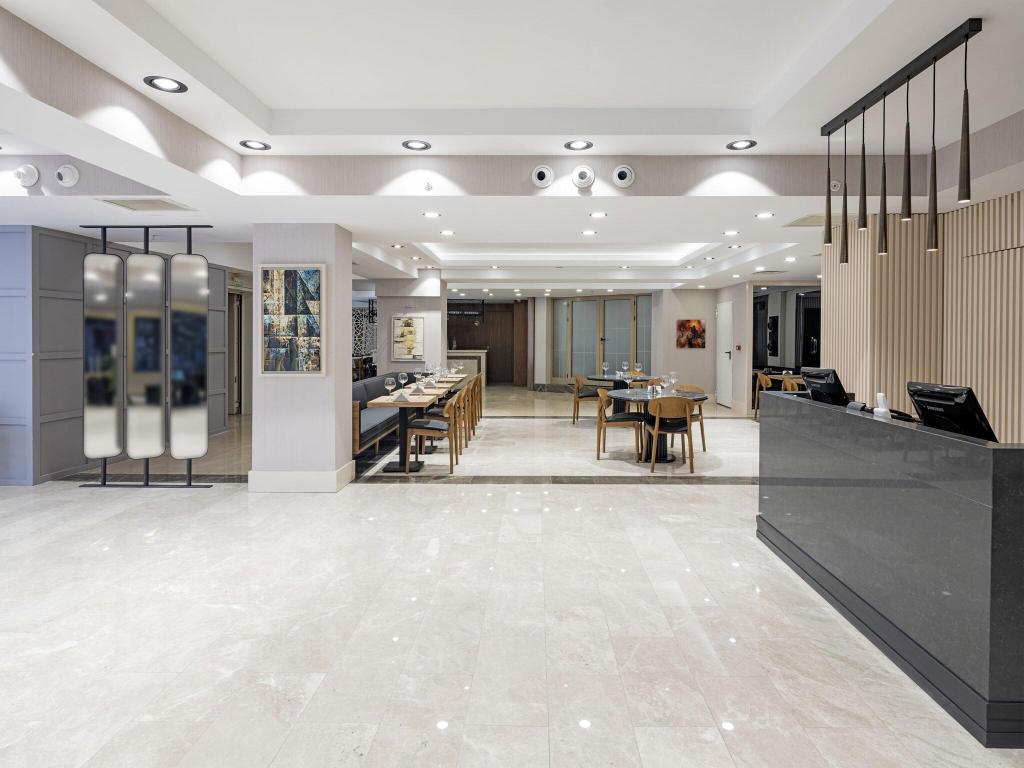 Merlin Hotel