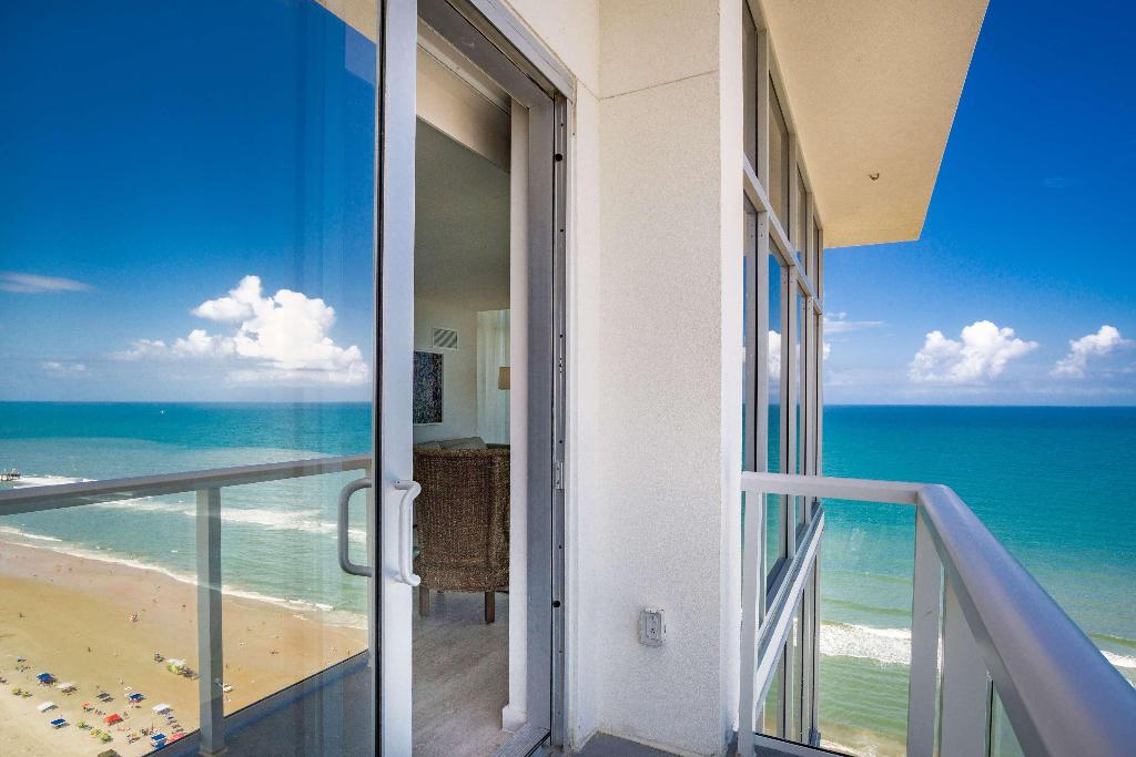 Daytona Grande Oceanfront Hotel