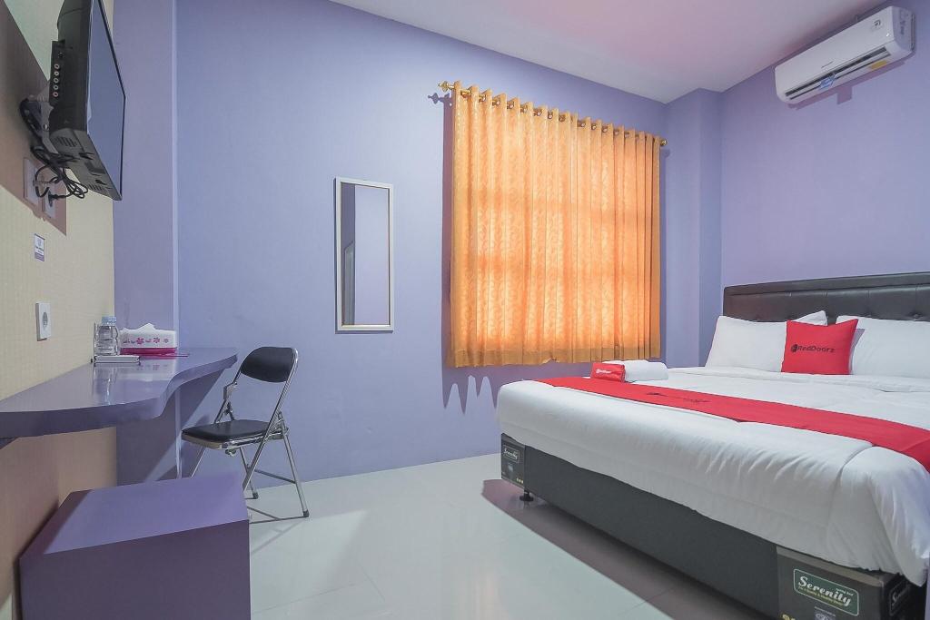 Formerly RedDoorz @ Gatot Subroto Street Bandung 3