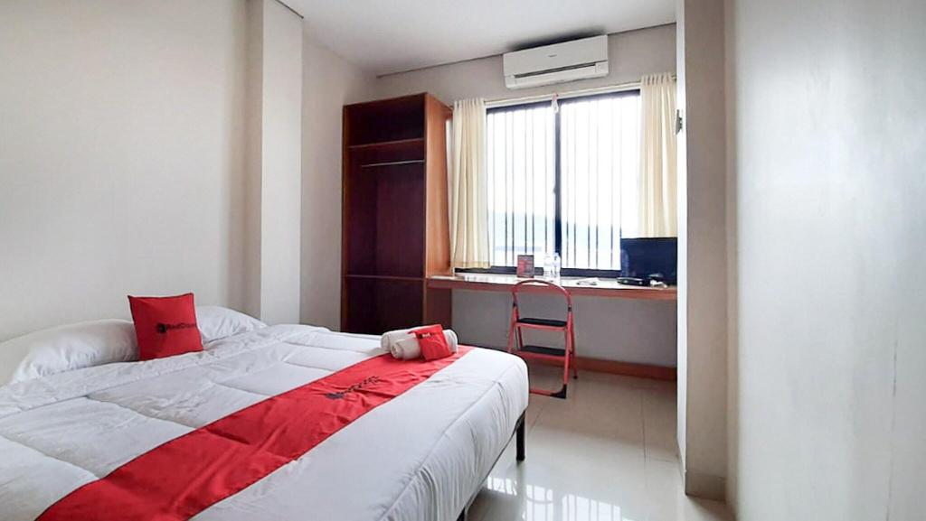 Formerly Reddoorz Plus @ Bitung City Center