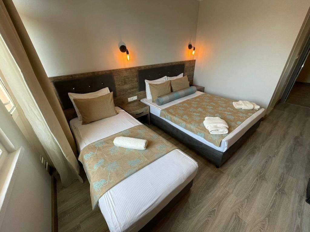Seven City Hotel