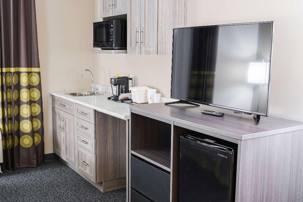 Super 8 by Wyndham Moosonee
