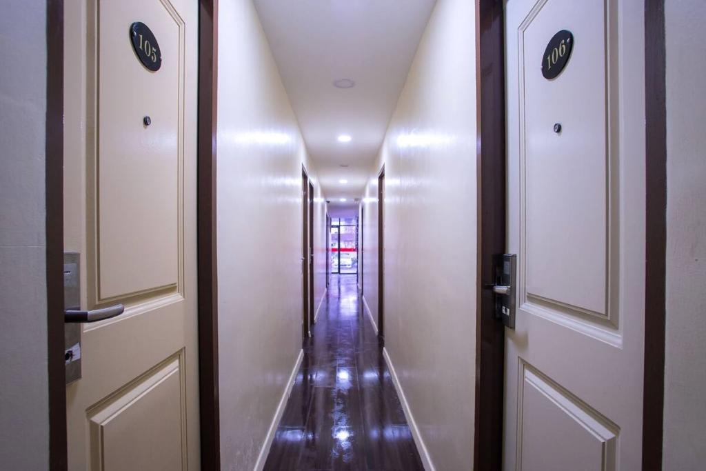 Hotel O Taj (seksyen 13)