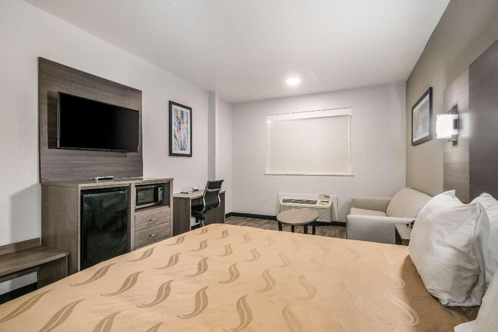 Quality Inn & Suites Fort Worth