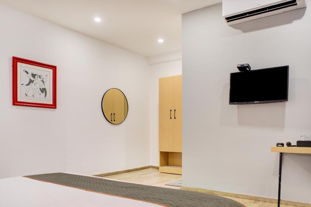 Oyo 385 Townhouse Navya International Ramamurthy N