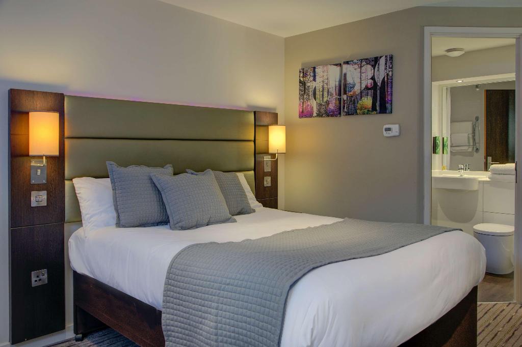 Fortune Huddersfield Sure Hotel Collection by BW