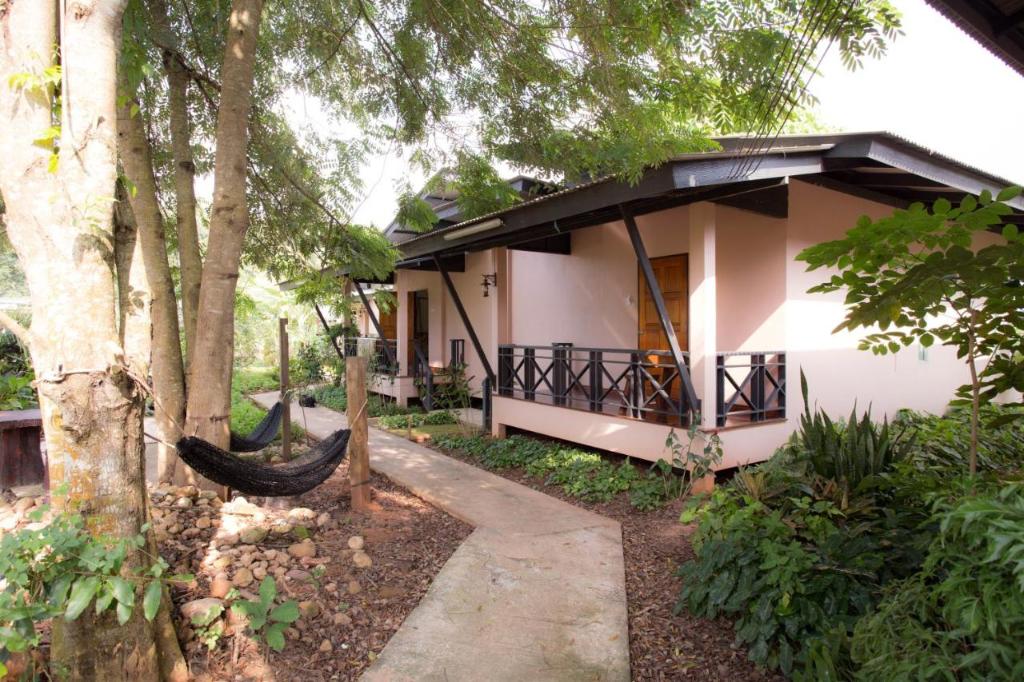 Be Fine Sabuy Hotel And Resort By Zuzu