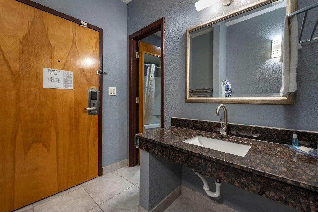 Suburban Extended Stay Lafayette