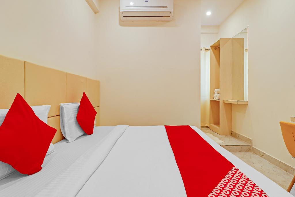 OYO Flagship HYD1502 Landcorp Hotels