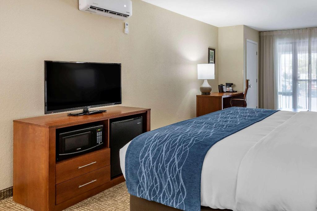Comfort Inn & Suites Spring Lake