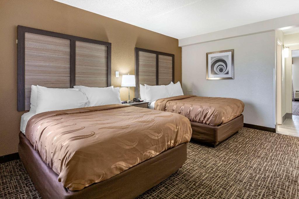 Quality Inn & Suites Spring Lake