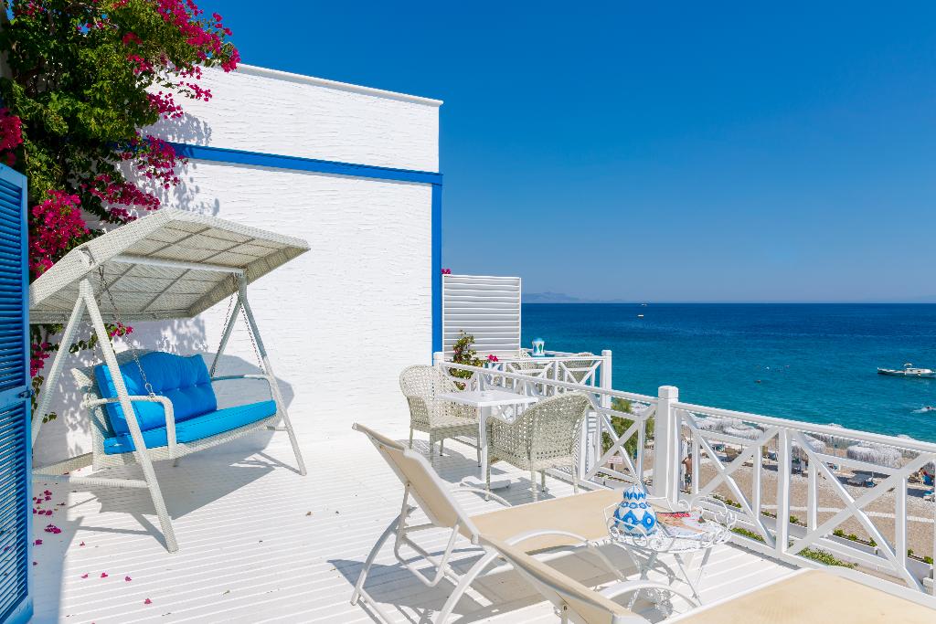 Otel Mavi Beyaz Palamutbükü