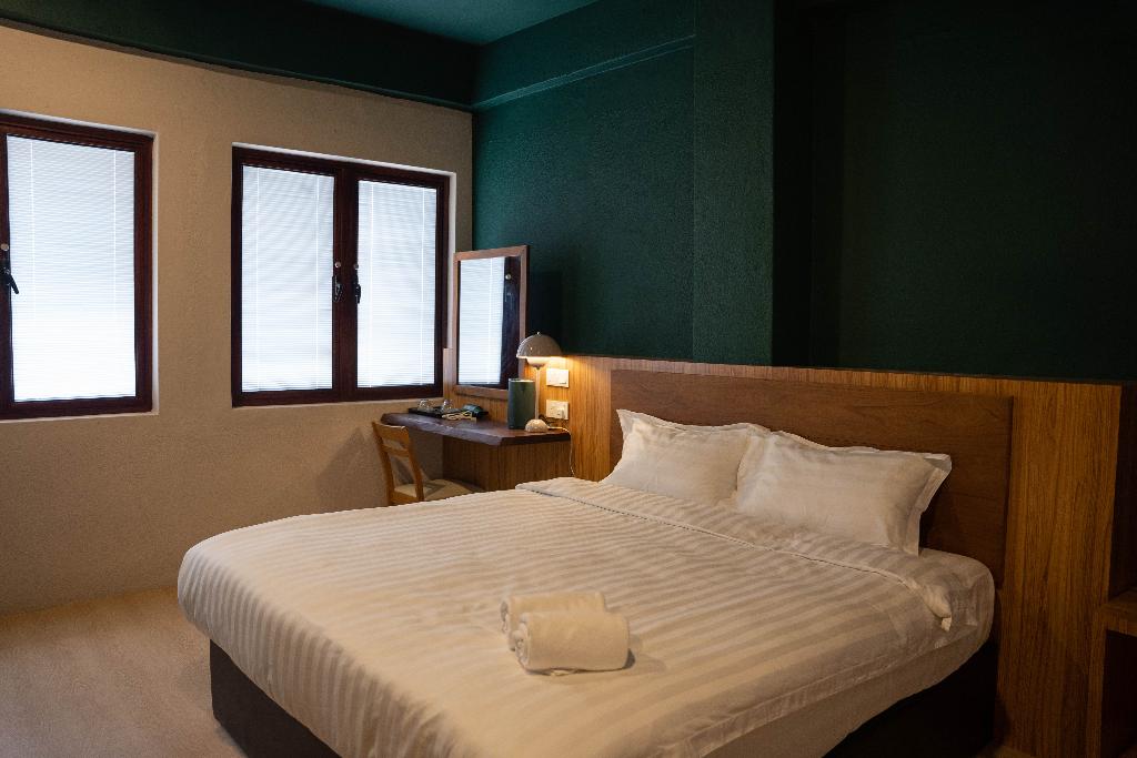 Room V @ Jalan Sultanah Near Bus Stop Batu Pahat