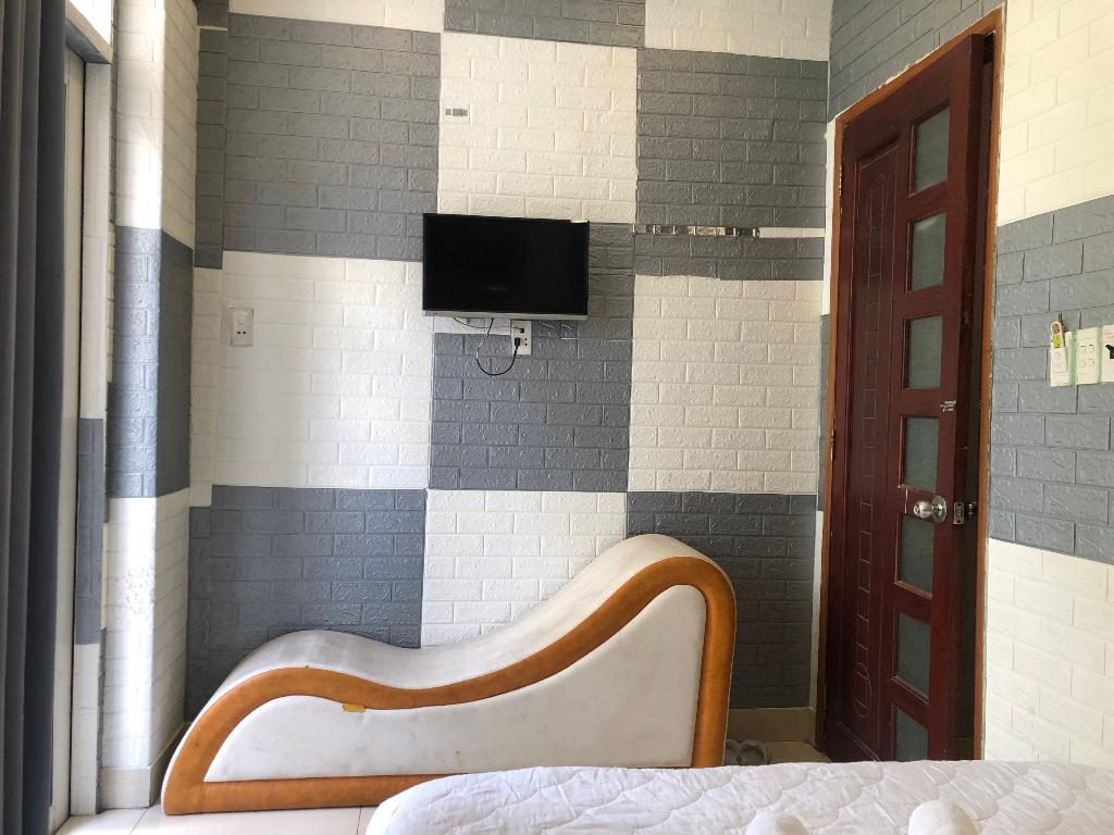 Hotel An Nhi by ZUZU