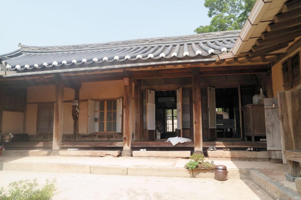 Gyeamgotaek - General view