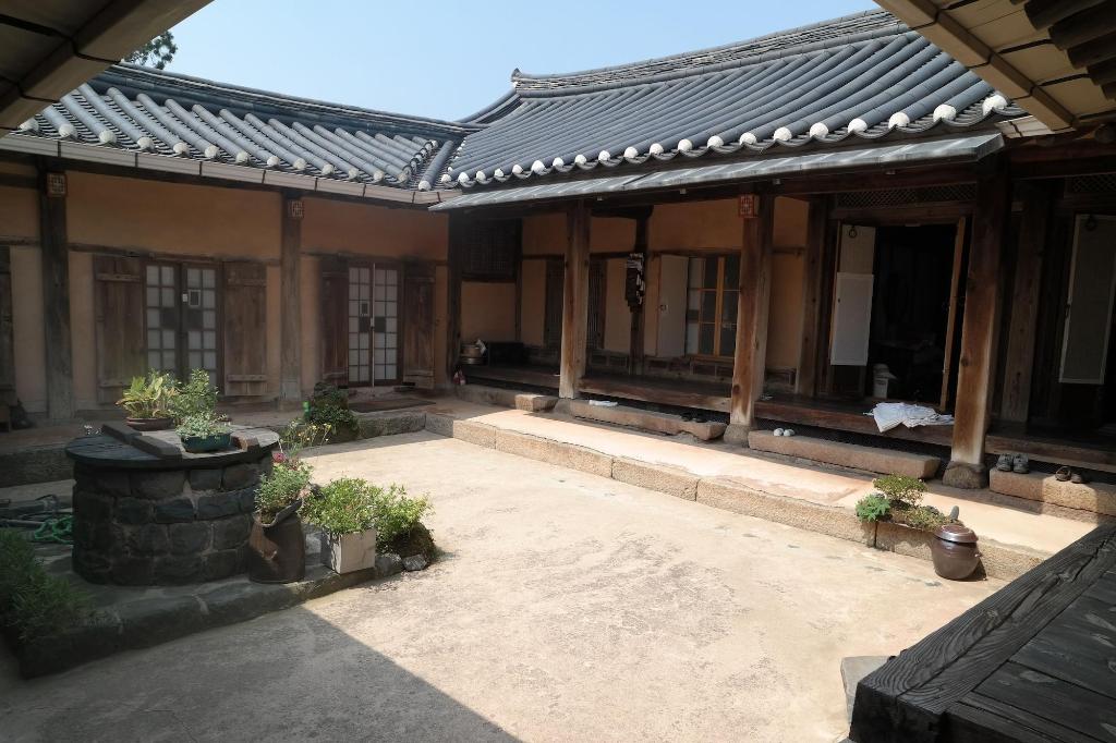 Gyeamgotaek - General view