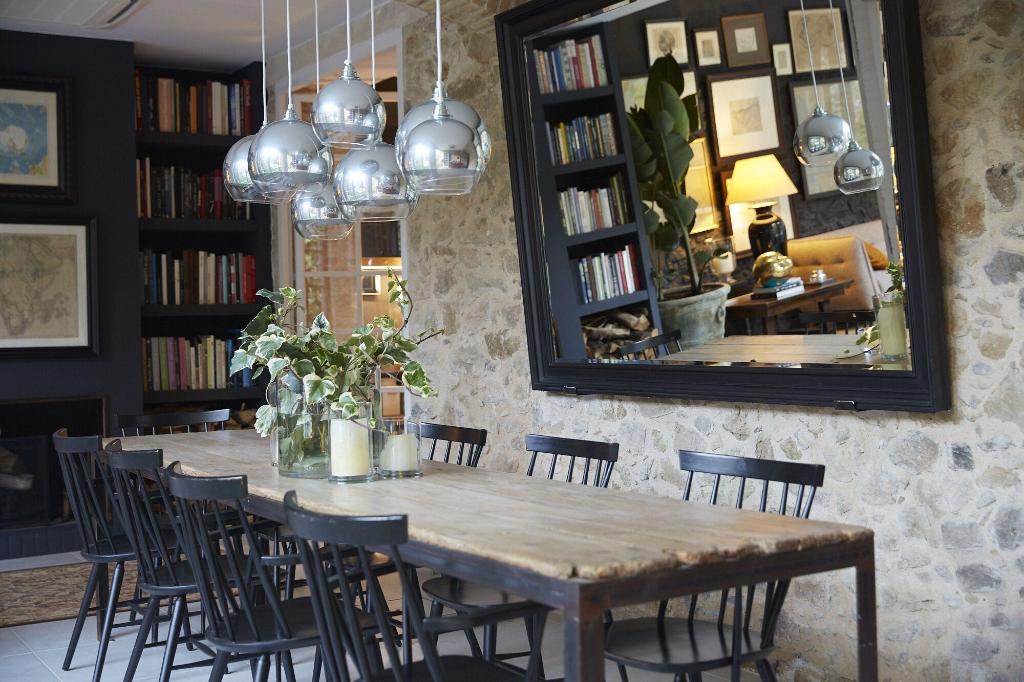 Llimona Suites