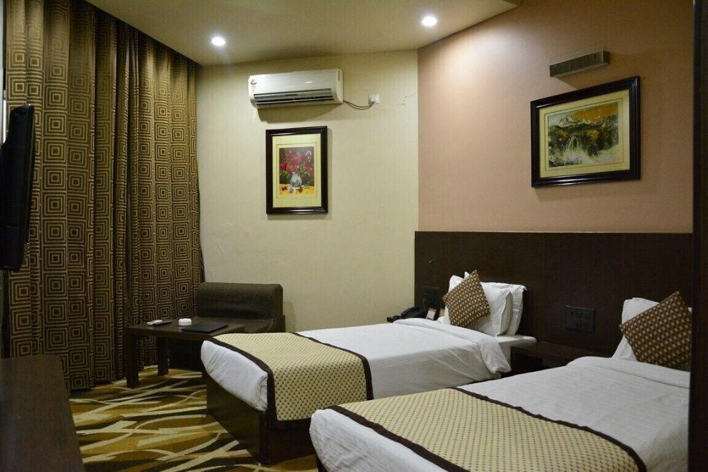 Hotel Surya Executive