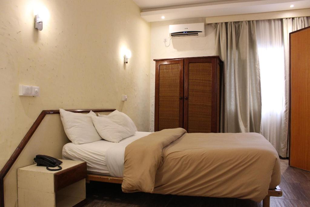Lewat Hotel