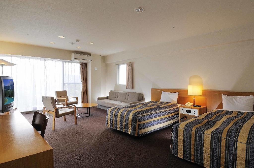 Wisterian Life Club Usami