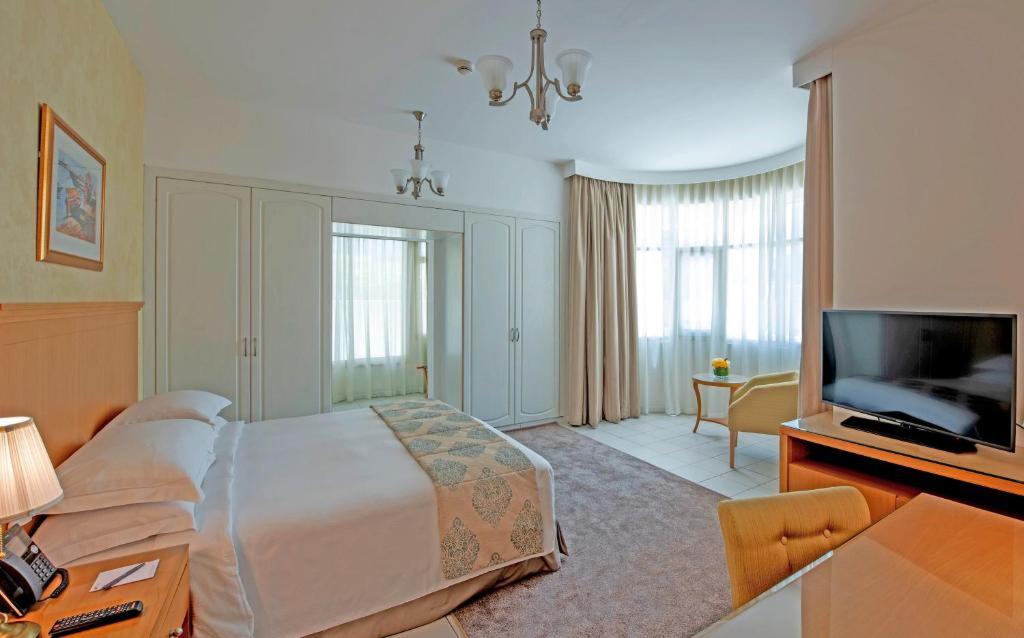 hotel-thumb