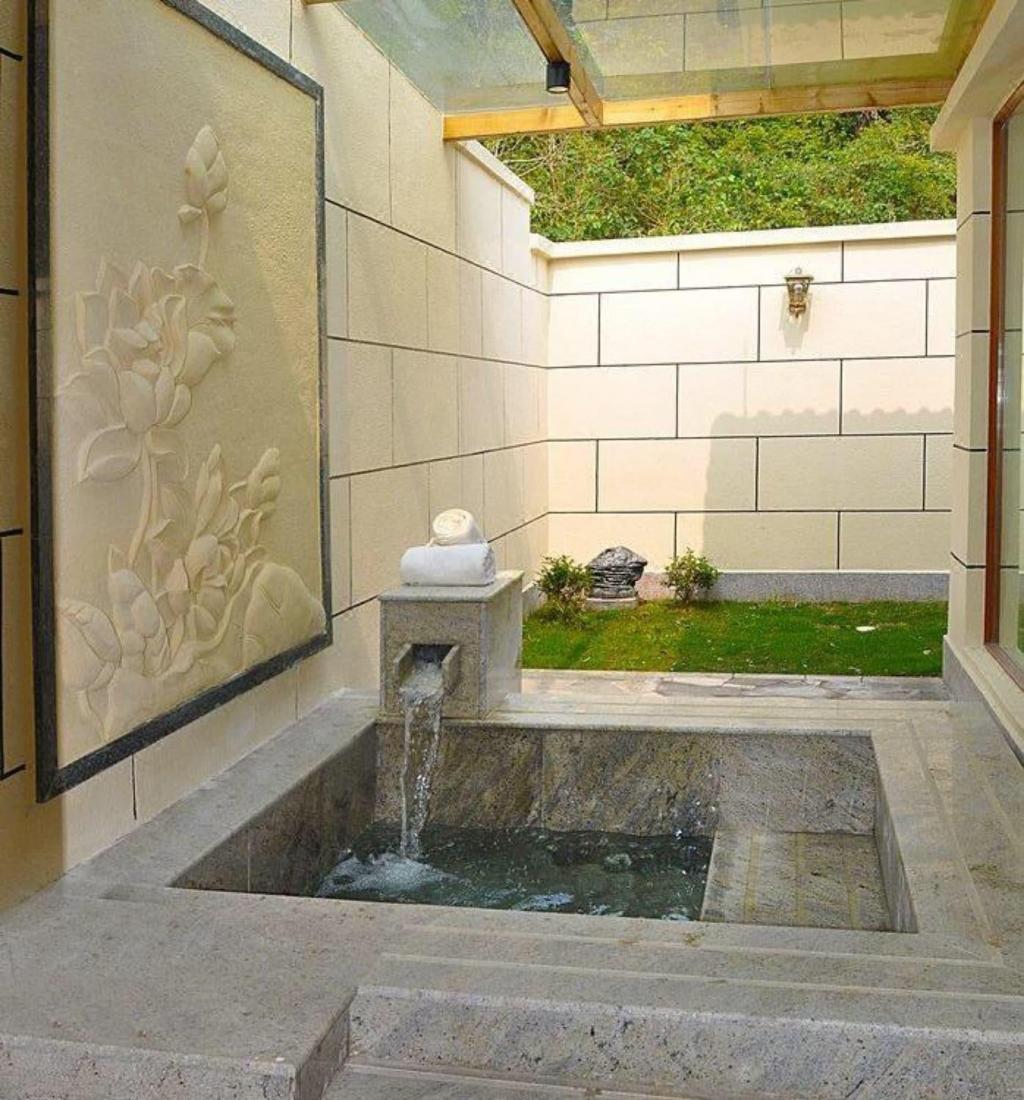 Palace International Hot Spring Hotel