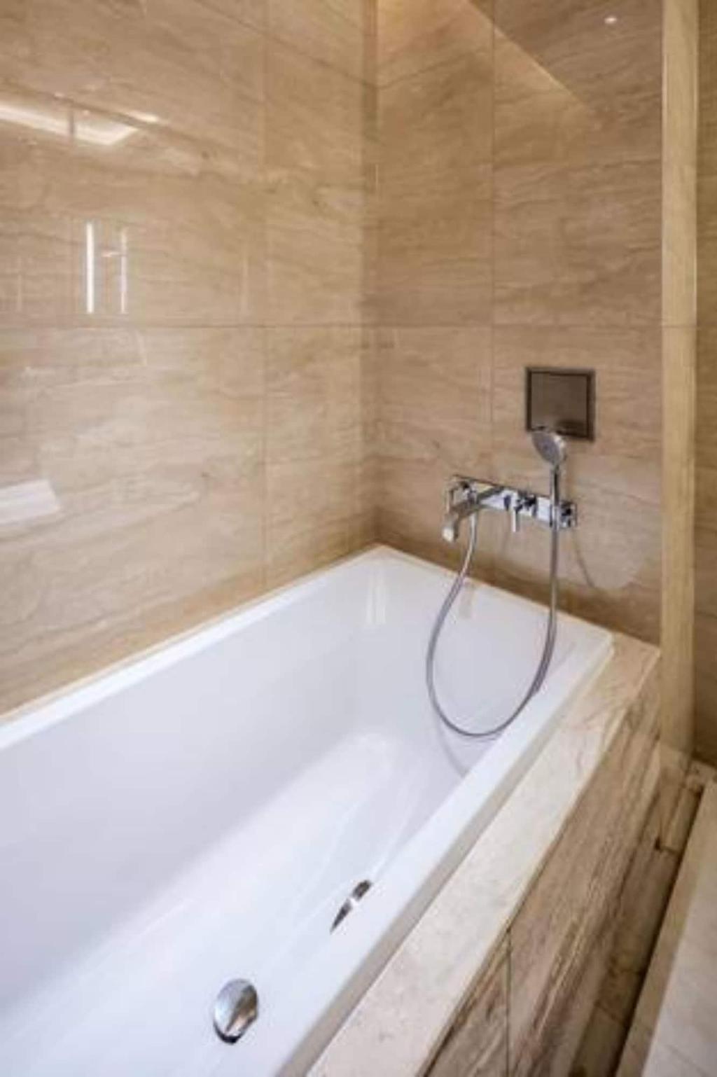 Platinum Stearns Hotel