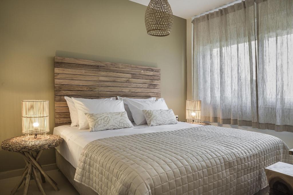 Meliti Waterfront Suites