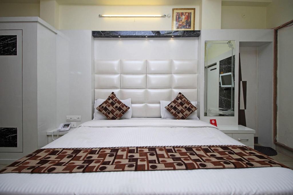 4816 Hotel Ganpati Plaza