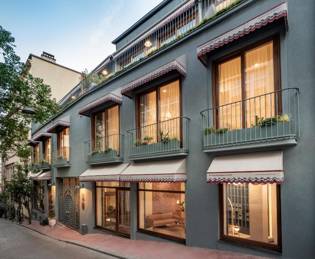 Ecole St Pierre Hotel