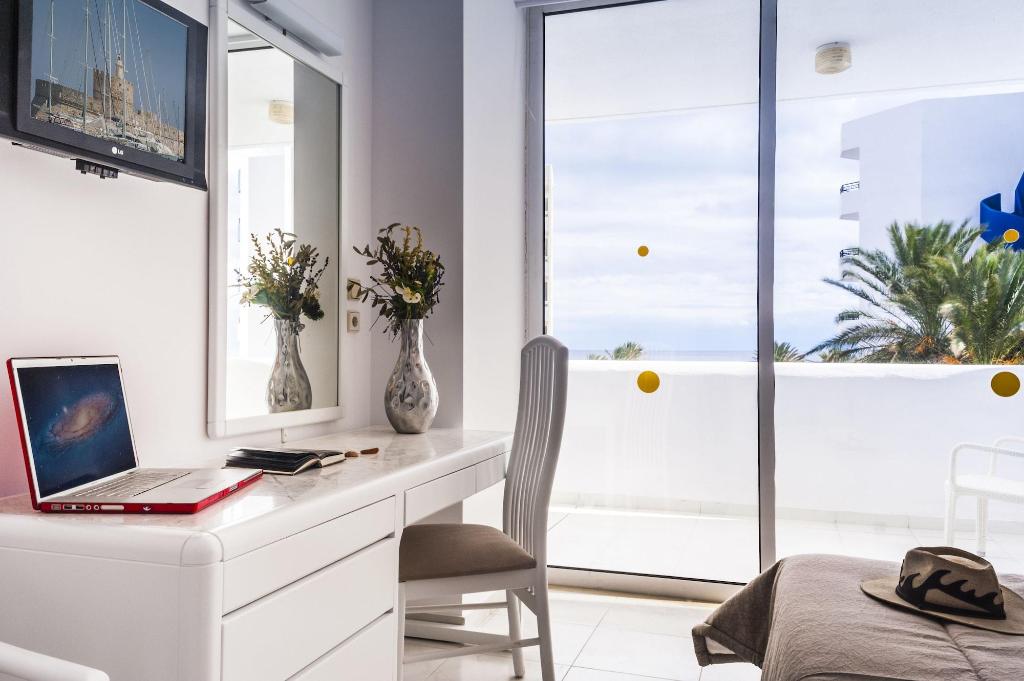 Epsilon Hotel Apartments