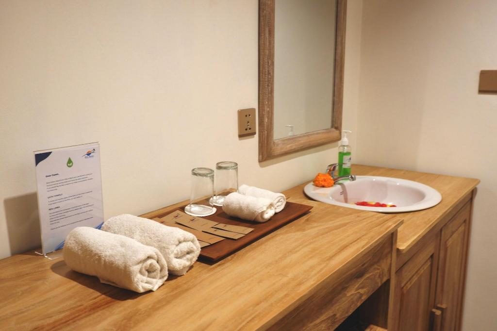 Blue Harbor Beachfront Villas & Resto