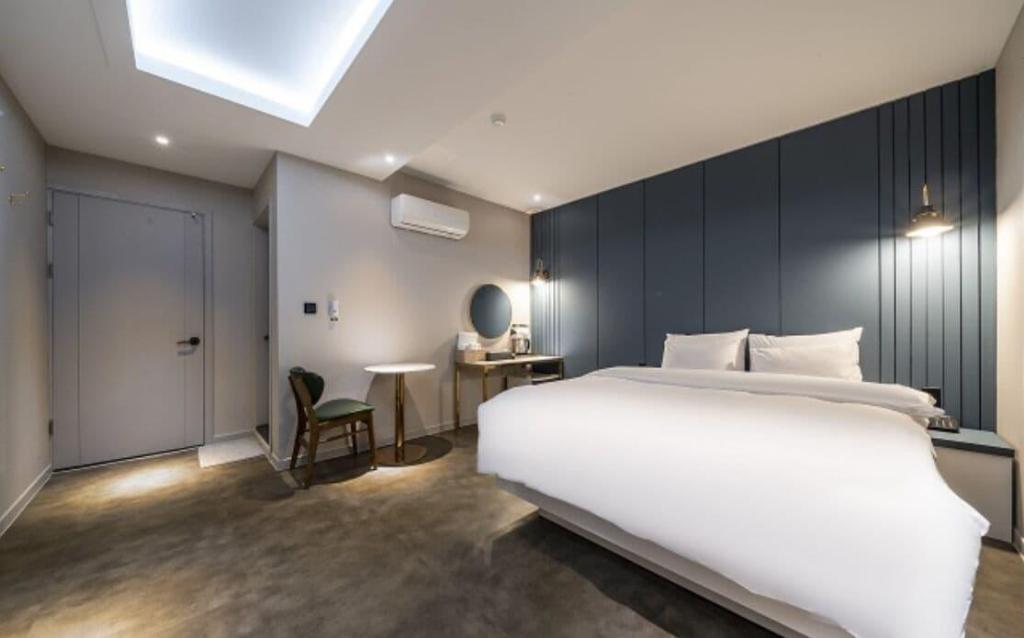 Knox Hotel
