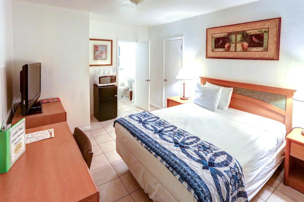Green Seas Motel