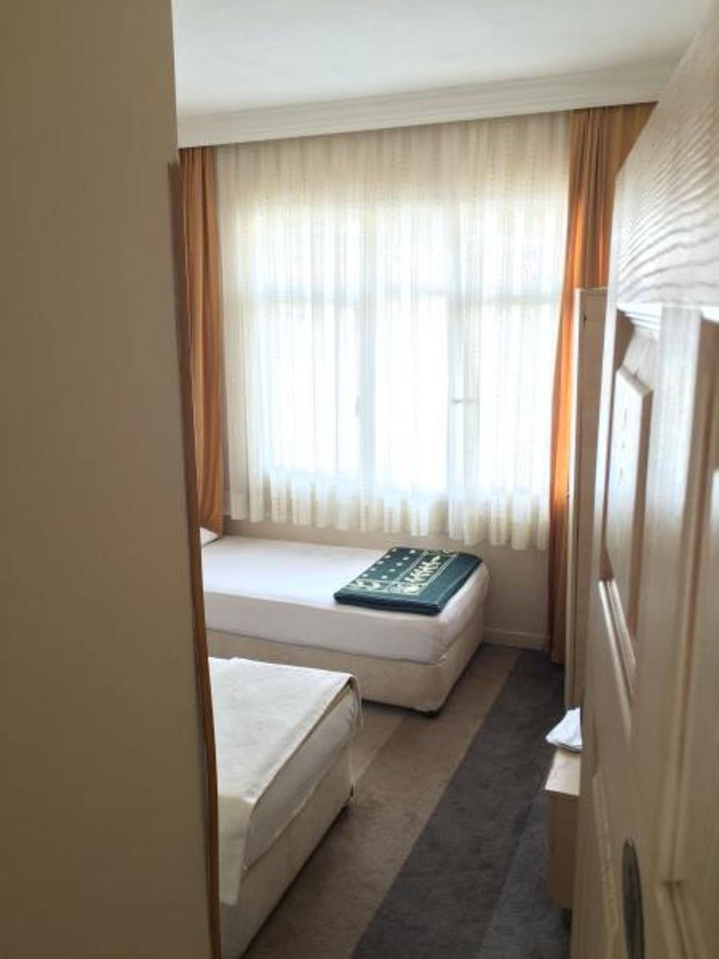 UNVER OTEL