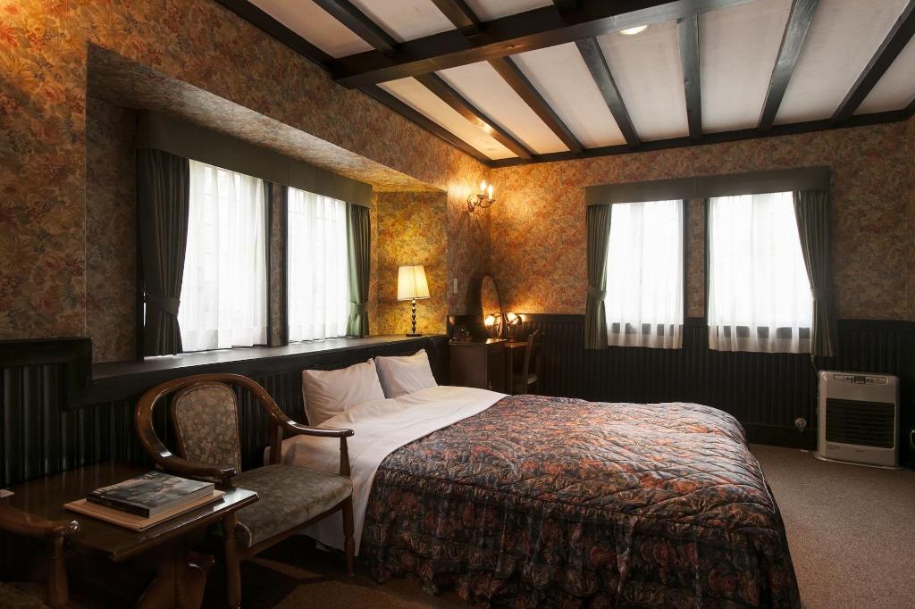 Petit Hotel & Restaurant Old Age