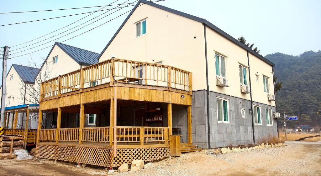 Odae Mountain Healing Town - Golden Light - General view