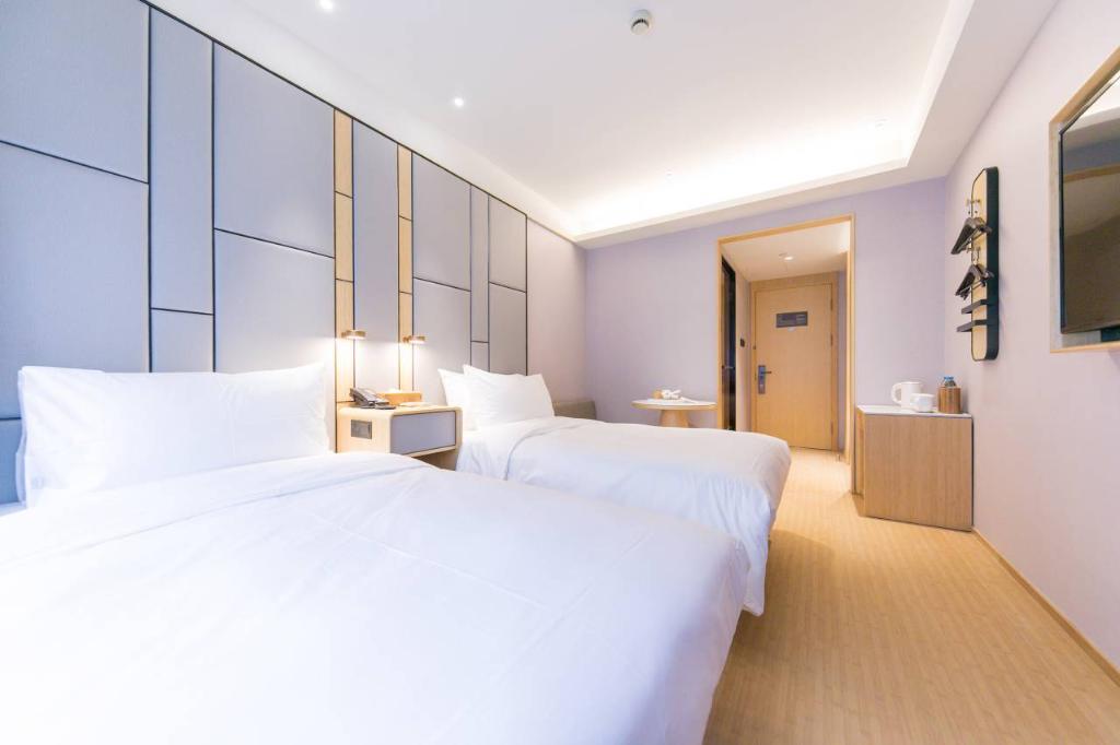 Ji Hotel (Shanghai Beixinjing Metro Station)