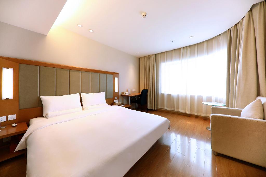 Ji Hotel (Urumqi Hongshan)
